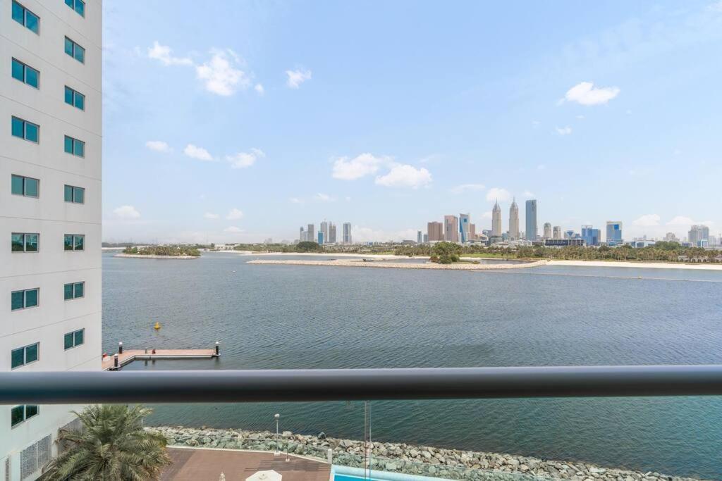 Luxury Palm With Billiard, Pingpong Table And Beach For 4 Apartamento Dubai Exterior foto