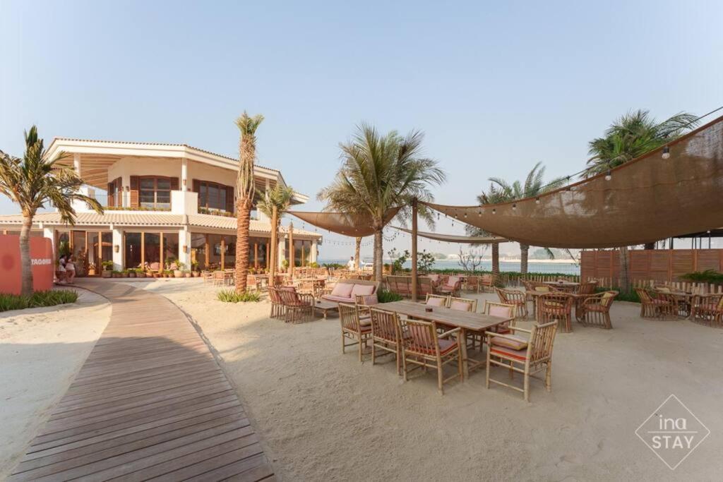 Luxury Palm With Billiard, Pingpong Table And Beach For 4 Apartamento Dubai Exterior foto